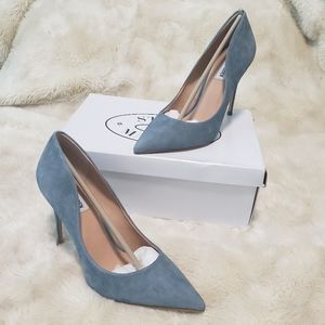 NWT Baby blue suede pumps